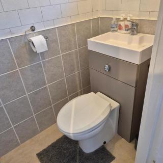 Cosy 3 bedroom Family Home-Large garden-Patio-Wifi - Swansea - 2