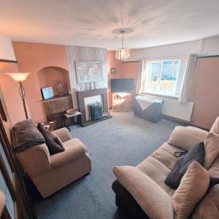 Cosy 3 bedroom Family Home-Large garden-Patio-Wifi - Swansea - 0