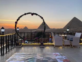Golden Pyramids View Inn - 7