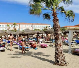 LODGE4 Seafront with private patio, family friendly, mins from Pisa Leaning Tower - Calambrone - 0