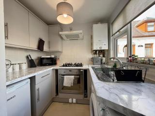 Sea Breeze Cottage short walk to the beach, Nairn - 8