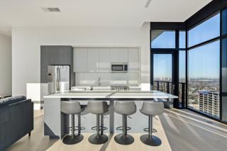 Luxurious Highland Park Penthouse with Stunning Views - Dallas - 7