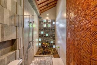 Lumira Villa 4BR Tropical Retreat in Uluwatu - 1