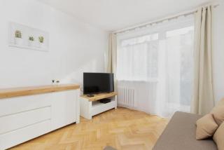Bright Apartment Nevada with Balcony in Gdańsk by Noclegi Renters - Danzig - 3