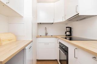 Bright Apartment Nevada with Balcony in Gdańsk by Noclegi Renters - Danzig - 5