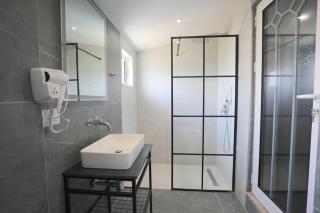 Hotel Golden Oak - 2
