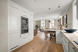 Scandinavian Luxury in Bergen's Finest Street - Bergen - 3