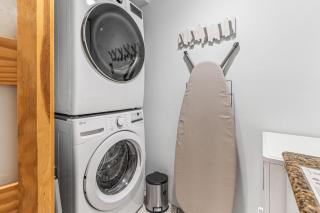 Luxurious Pool & Sauna Home with Beautiful Gardens - 8