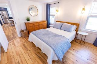 Newly renovated, close to beach, big yard, grill - 7