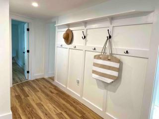 Newly renovated, close to beach, big yard, grill - 6