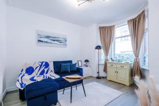 Incredible 4Bedroom Home In Salford, Game Room, Free Parking, Smart TV - 8