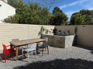 Les Ecuries - 3 bedroom Gîte with plunge pool near Narbonne & the Canal du Midi - 4