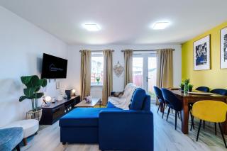 Huge 5 Bedroom Townhouse In Salford, Free Parking, Sleeps Up To 11 Guests - 9