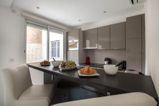 Superbe studio-Centre-ville-Plages et Palais - 6