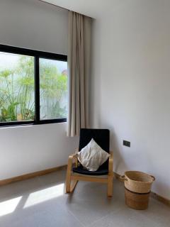 Luxury 2BR Retreat with Forest Views and Patio - Kigali - 7