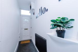 Games Room, Free Parking, Fully Stocked, Sleeps 8 - Manchester - 6