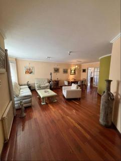 Casa con pileta y asador - Cerro de las Rosas - Córdova - 5