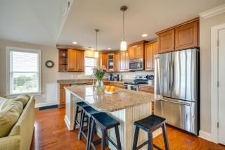Walk to Beach Oak Island Retreat with 210-Yard Dock - Oak Island - 5