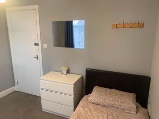 North London Room - 4