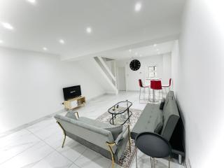 3-Bedroom House in Windsor-Heathrow - Windsor - 7