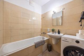 Cozy Sweet Hideaway Apartment in the Heart of Budapest - Budapest - 3