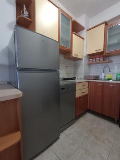 Aleandro Lakeview Apartment - 6