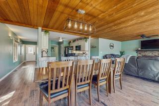 3 BR Home with Dock, Lake Views and Outdoor Spa - 4