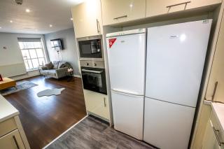 Spacious 5 bed En-Suite Flat - Liverpool - 4