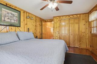 Log Haven Cozy Wears Valley Cabin with Hot Tub Game Room and Flat Yard for Dogs and Kids - 5