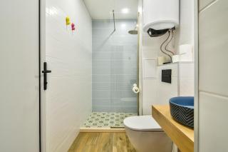 Modern 1BR with Pool and Parking - Varna - 5
