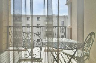 Modern 1BR with Pool and Parking - Varna - 1