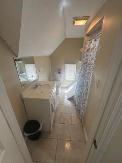 Private bedroom 9 - Brockton - 6
