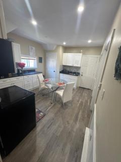 Private bedroom 9 - Brockton - 4