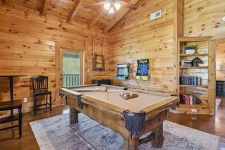 Falling Leaf Hideaway – Alpine Mountain Village Cabin with Hot Tub, Theater, Game Room, Pools! - Pigeon Forge - 7