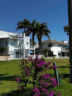 Casa de praia na quadra do mar com piscina - São Francisco do Sul - 9
