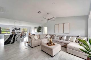 Private Family Getaway Minutes From the Beach - Englewood - 3
