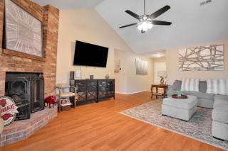 Relaxing Backyard with Fire Pit and Near Parks - 2