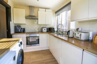 Pet Friendly Home in Chelmsford-Hot Tub-Sleeps 6 - 8