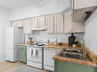 SUPER BOHO- At LAKE TOHO's WATER SLEEPs 6 - 7