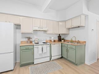 SUPER BOHO- At LAKE TOHO's WATER SLEEPs 6 - 6