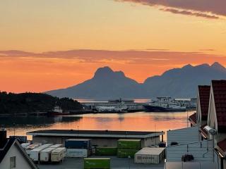 Corner apartment with great views - 0