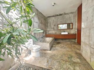 Large Villa Jimbaran With Pool & WiFi by 2ndHome - Jimbaran - 9