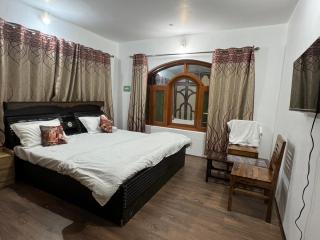 Peak View Guest House Gurez - - 0