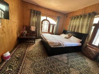 Peak View Guest House Gurez - - 5