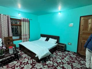 Peak View Guest House Gurez - - 4