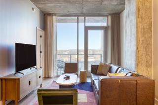 3 Condos Brand New Austin High Rise w Rooftop Pool Gym Yoga Studio More - Austin - 7