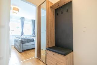 Chic 1BR & 1LR, Kingbed, only 9 min to City Center via Metro - 5