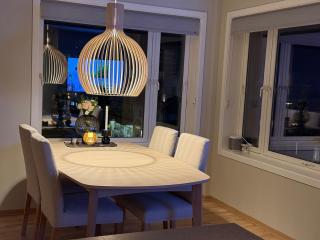 Corner apartment with great views - 2