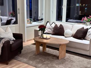 Corner apartment with great views - 5