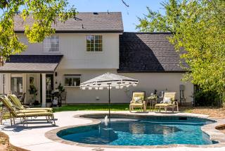 Pool Getaway Movie Room Games Yard Bbq Pets - Round Rock - 0
